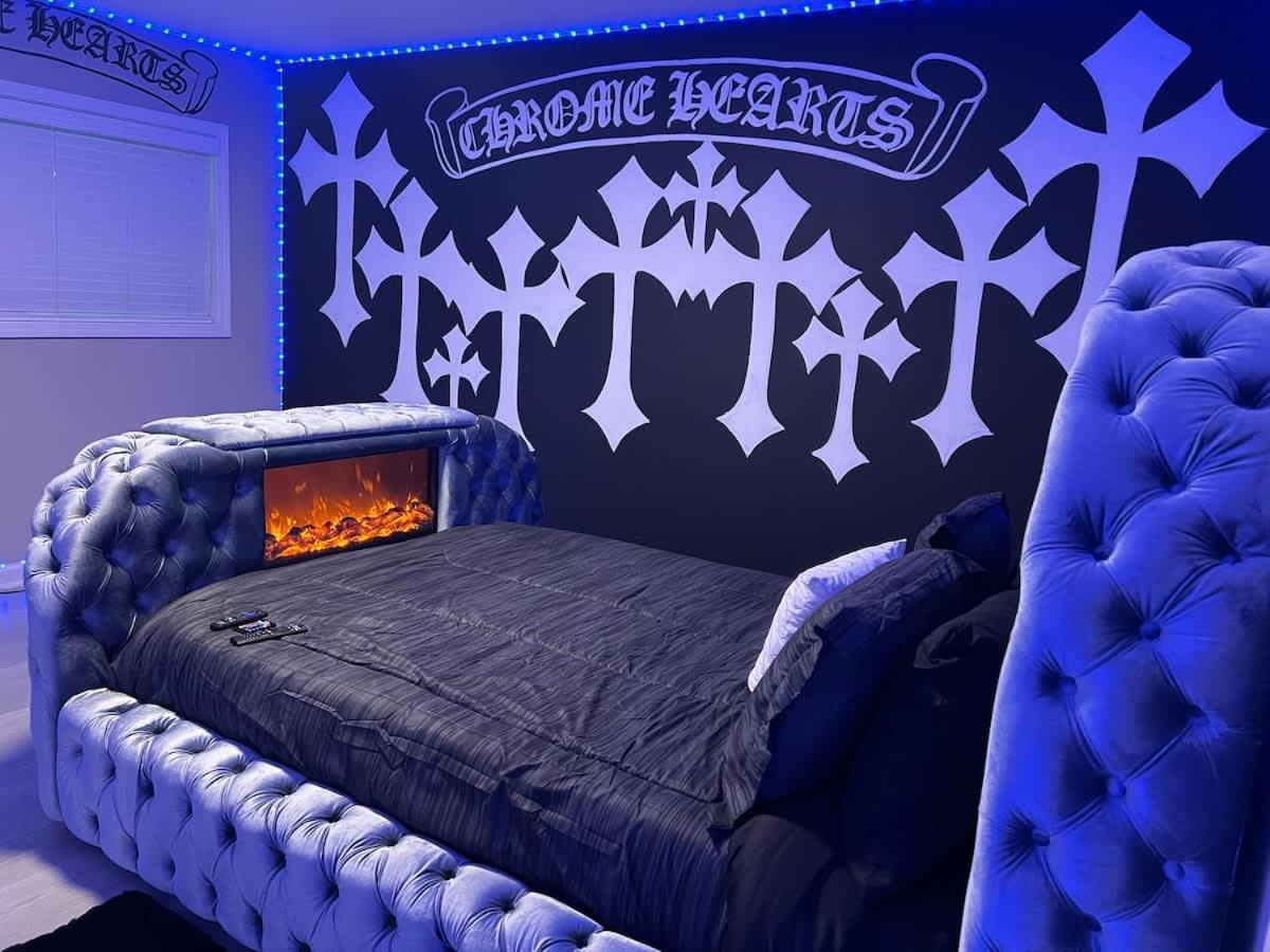 Modern Chrome Heart Haven - Fireplace Bed Apartment Atlanta